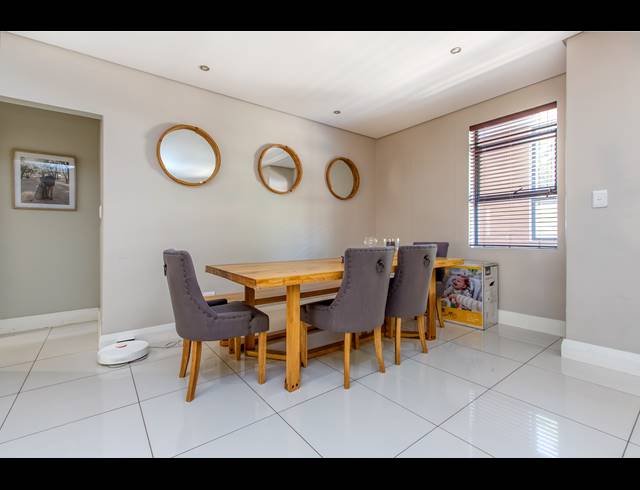 2 BEDROOM APARTMENT TO LET IN ROSEBANK